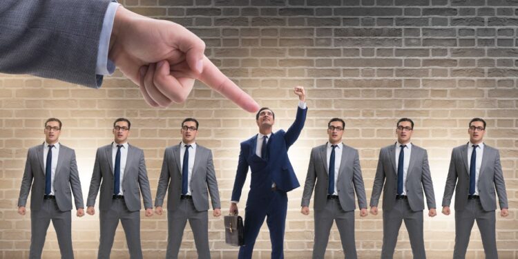 Cum să angajezi și să gestionezi personal străin în firma ta din Bulgaria